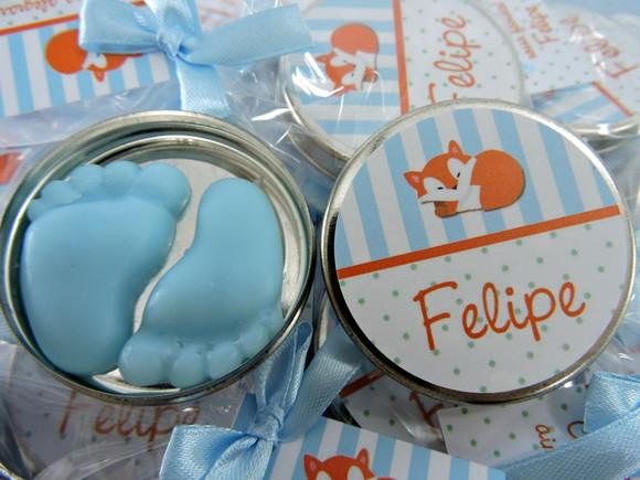 Lembrancinha de Maternidade Bebê Latinha com Pézinho Azul