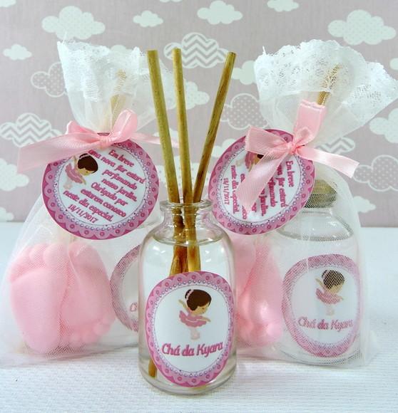 Lembrancinha de Nascimento Aromatizador e Pézinho na Organza