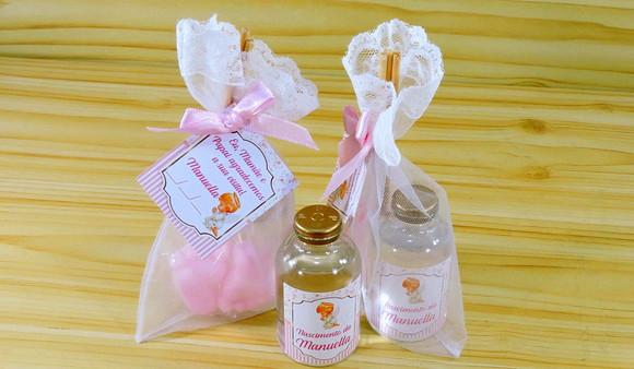 Lembrancinha de Nascimento Aromatizador Pézinho na Organza