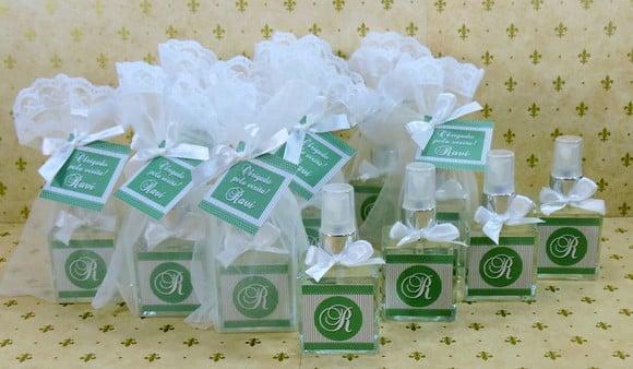 Lembrancinha de Nascimento Mini Home Spray Organza Cheirinho