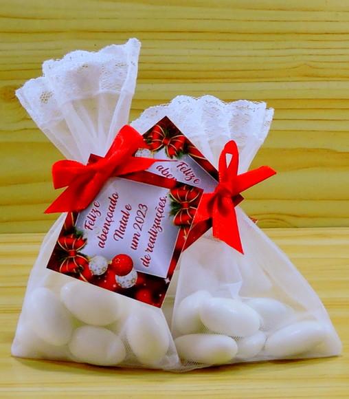 Lembrancinha de Natal Amêndoas da Sorte Saquinho Organza