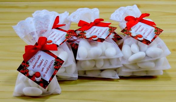 Lembrancinha de Natal Amêndoas da Sorte Saquinho Organza
