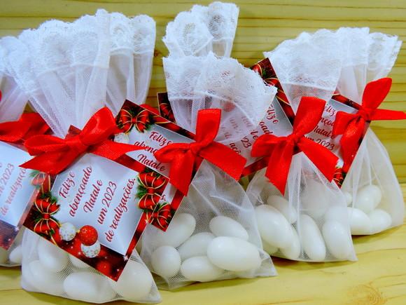 Lembrancinha de Natal Amêndoas da Sorte Saquinho Organza