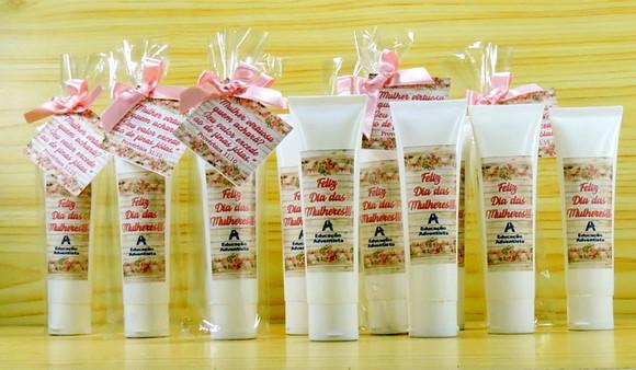 Lembrancinha Dia das Mães Hidratante na Bisnaga no Saquinho