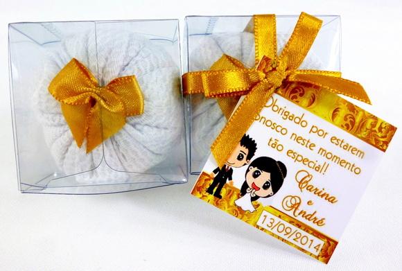 Lembrancinha Laço Dourado Sachê na Caixa