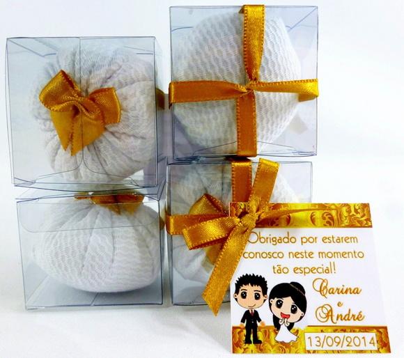 Lembrancinha Laço Dourado Sachê na Caixa