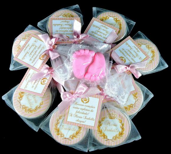 Lembrancinha Latinha Pézinho na Organza
