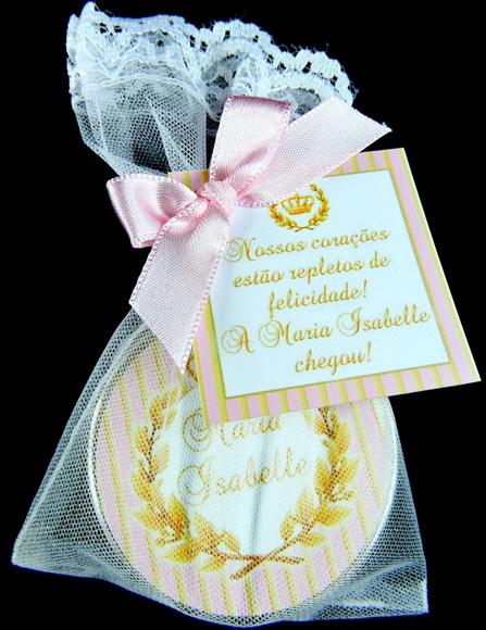 Lembrancinha Latinha Pézinho na Organza