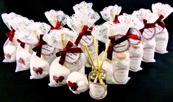 Lembrancinha Mini Aromatizador e Sachê