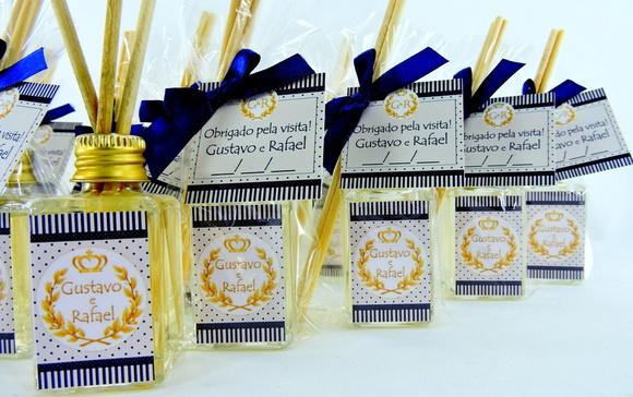 Lembrancinha Mini Aromatizador Gêmeos Coroa