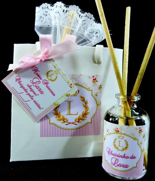Lembrancinha Mini Difusor na Sacolinha Nascimento Coroa Rosa