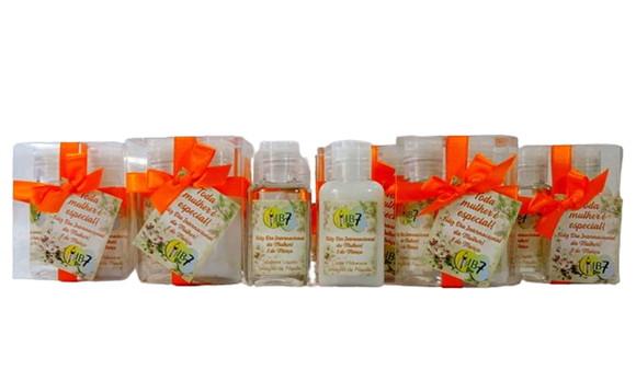 Lembrancinha Mini Kit Higiene Brinde do Dia da Mulher
