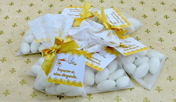 Lembrancinha Nascimento Amêndoas Saquinho Organza Cegonha