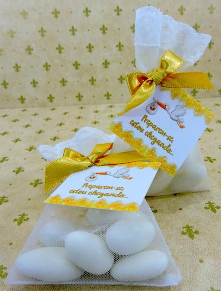Lembrancinha Nascimento Amêndoas Saquinho Organza Cegonha