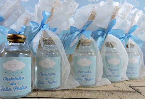 Lembrancinha Nascimento Mini Aromatizador na Organza Nuvem