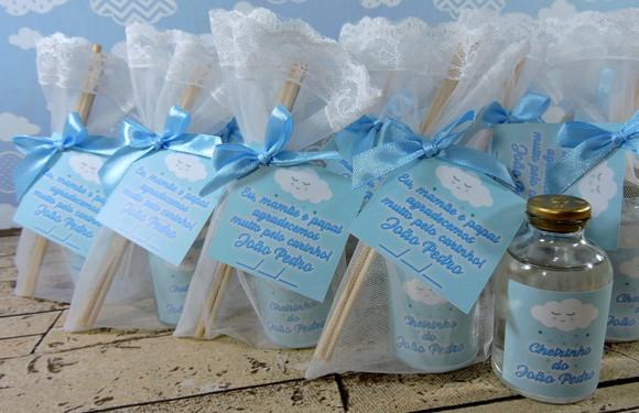 Lembrancinha Nascimento Mini Aromatizador na Organza Nuvem