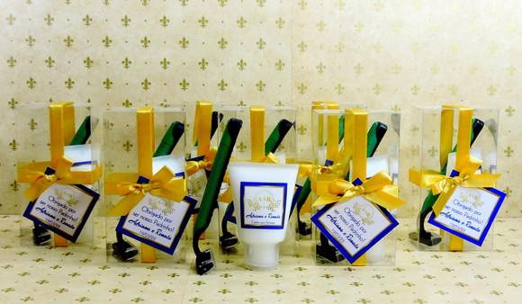 Lembrancinha para Padrinhos Kit Barbear de Casamento