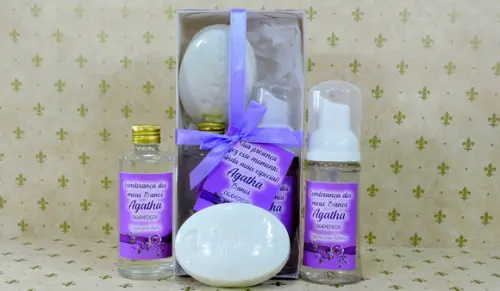 Kit Presente Debutante Aniversário de 15 Anos Lembrancinha