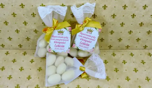 Lembrancinha Aniversário Amêndoas da Sorte Saquinho Organza