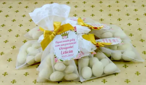 Lembrancinha Aniversário Amêndoas da Sorte Saquinho Organza