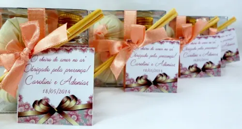 Lembrancinha Aromatizador e Dois Sachês