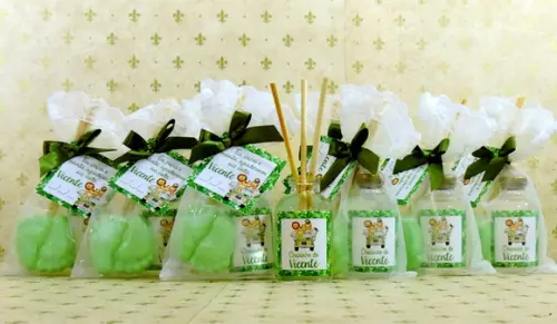 Lembrancinha Aromatizador e Pézinho Nascimento na Organza