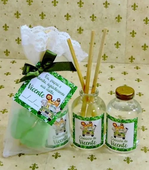 Lembrancinha Aromatizador e Pézinho Nascimento na Organza