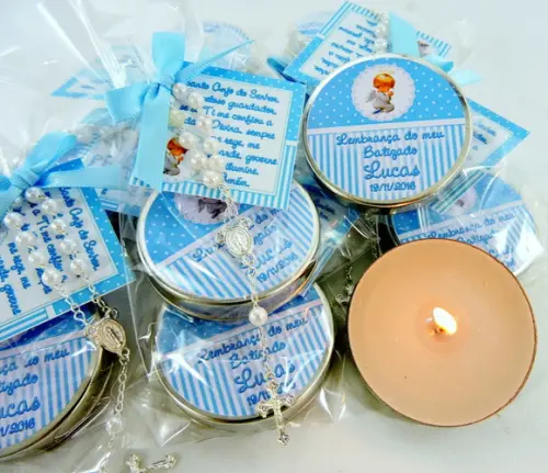 Lembrancinha Batizado Vela na Latinha e Tercinho Anjinho