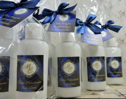 Lembrancinha Brinde Bisnaga Álcool Gel Hidratante Casamento