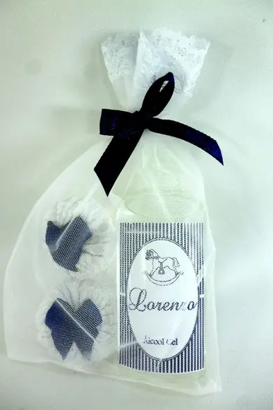 Lembrancinha Chá de Fraldas Álcool Gel e Dois Sachês