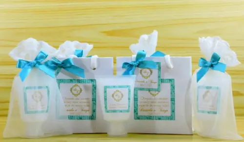 Lembrancinha Creme na Organza e Sacolinha Casamento Brasão