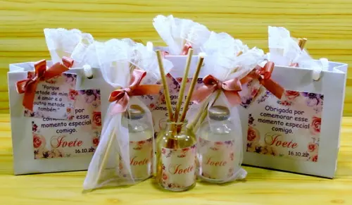 Lembrancinha de Aniversário Mini Difusor na Sacolinha Branca