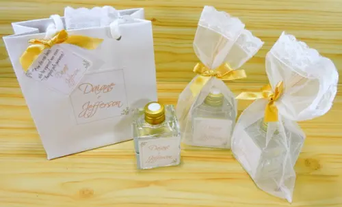 Lembrancinha de Casamento Mini Aromatizante Sacolinha Branca