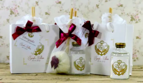 Lembrancinha de Casamento Mini Difusor de Varetas e Sachê