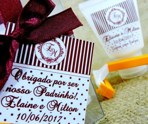 Lembrancinha de Casamento para Padrinhos Kit Barbear Marsala