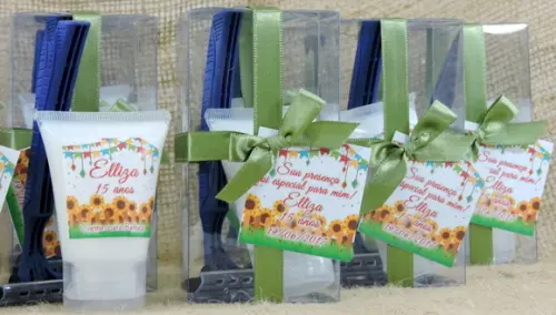 Lembrancinha de Debutante Kit Barbear - Festa de 15 Anos