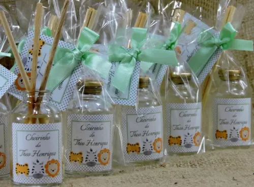 Lembrancinha de Maternidade Mini Aromatizador Safári
