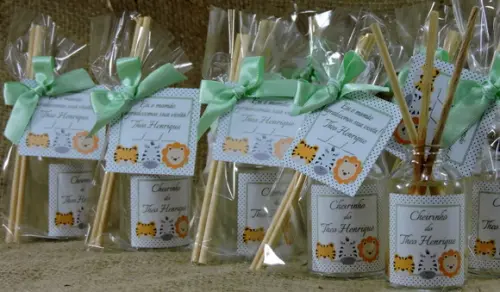 Lembrancinha de Maternidade Mini Aromatizador Safári