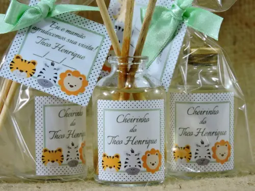 Lembrancinha de Maternidade Mini Aromatizador Safári