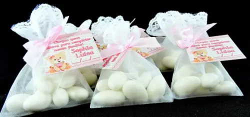Lembrancinha de Nascimento Amêndoas na Organza Ursinha
