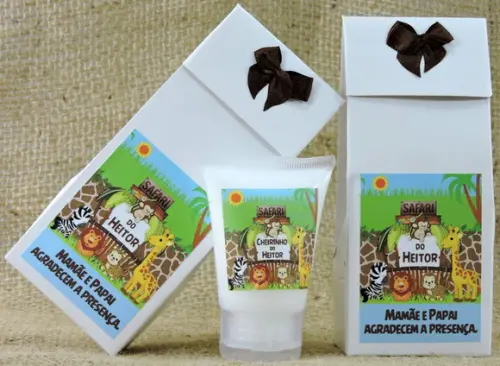 Lembrancinha de Nascimento Bisnaga com Creme na Caixinha