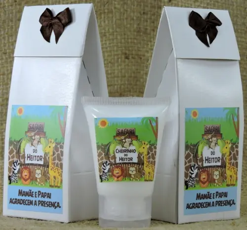 Lembrancinha de Nascimento Bisnaga com Creme na Caixinha