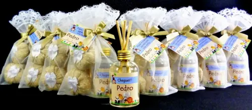 Lembrancinha de Nascimento Mini Aromatizador e Dois Sachês