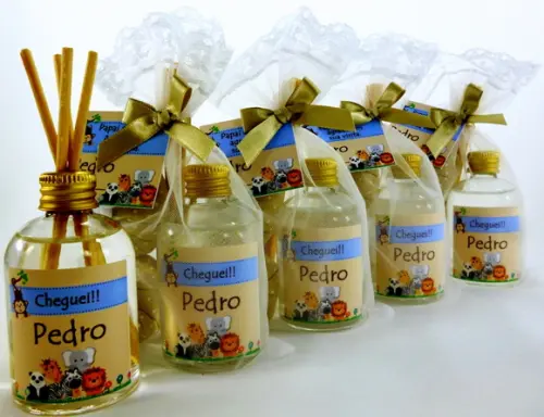 Lembrancinha de Nascimento Mini Aromatizador e Dois Sachês