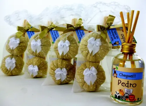 Lembrancinha de Nascimento Mini Aromatizador e Dois Sachês