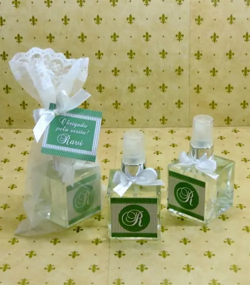 Lembrancinha de Nascimento Mini Home Spray Organza Cheirinho