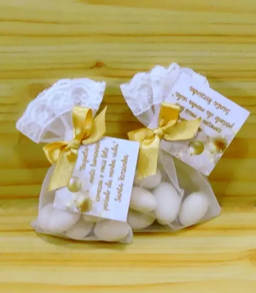 Lembrancinha de Natal 7 Amêndoas da Sorte Saquinho Organza