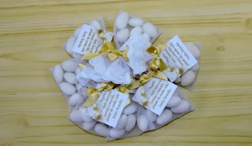 Lembrancinha de Natal 7 Amêndoas da Sorte Saquinho Organza