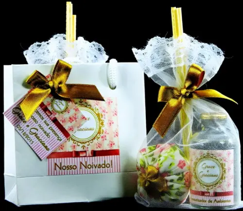 Lembrancinha de Noivado Difusor e Sachê Rosa e Dourado