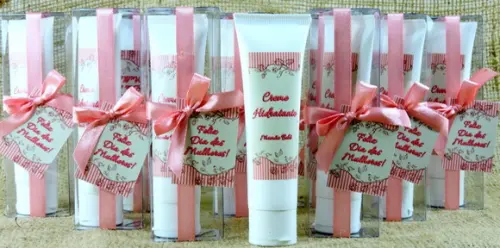 Lembrancinha do Dia das Mulheres Bisnaga com Hidratante